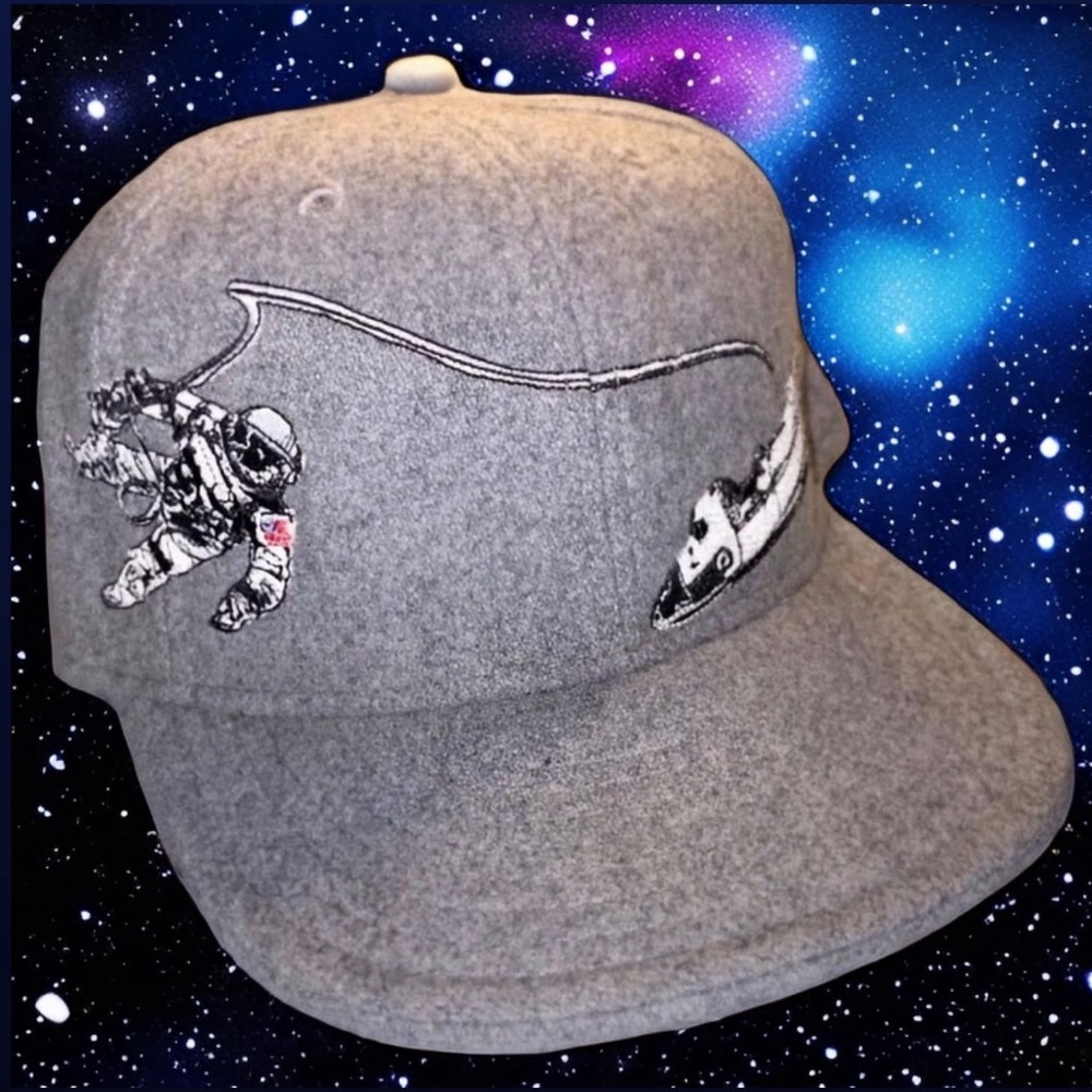 UPPER PLAYGROUND FIFTY
24SF GALLERY ASTRONAUT
NEW ERA HAT 7 1/4 SPACE
NASA RARE